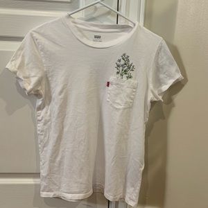 Levis flower pocket t shirt
